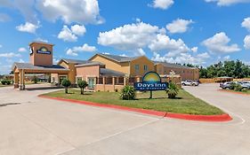 Days Inn By Wyndham Rockdale Texas